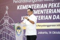 Mendagri Tito Karnavian saat memimpin Rapat Koordinasi Pengendalian Inflasi Daerah di Kampus IPDN Jatinangor, Sumedang, Jawa Barat, Senin (27/10/2025). (Foto: Kementerian Dalam Negeri)