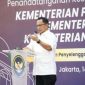 Mendagri Tito Karnavian saat memimpin Rapat Koordinasi Pengendalian Inflasi Daerah di Kampus IPDN Jatinangor, Sumedang, Jawa Barat, Senin (27/10/2025). (Foto: Kementerian Dalam Negeri)