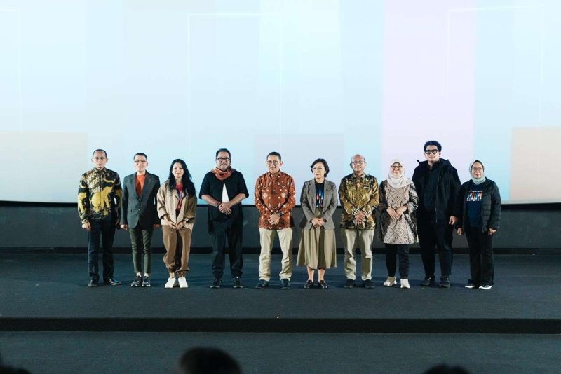 Menteri Kebudayaan Fadli Zon bersama Wakil Gubernur DKI Jakarta Rano Karno saat penutupan Jakarta Film Week 2025 di Jakarta.