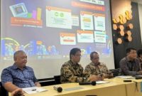 Menteri Keuangan Purbaya Yudhi Sadewa saat memberikan keterangan pers terkait kebijakan iuran BPJS Kesehatan di Jakarta, Minggu (26/10/2025).