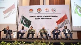 Delegasi Indonesia dan Pakistan berfoto bersama usai Indonesia–Pakistan Economic Networking Forum di Trade Expo Indonesia 2025, Jakarta.