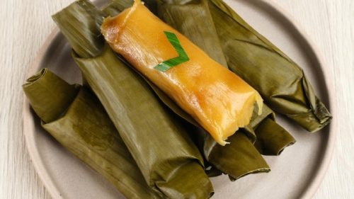 Lemet singkong yang baru dikukus siap disajikan