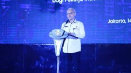 Sekjen Kemnaker Cris Kuntadi berbicara dalam acara Agyakari Awards 2025 di Jakarta, Selasa (14/10/2025).