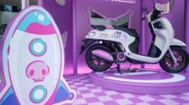 Honda Scoopy Kuromi Limited Edition saat dipamerkan di booth Honda, Sarinah, Jakarta Pusat, Jumat (10/10/2025).