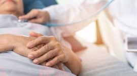 ilustrasi wanita di rumah sakit