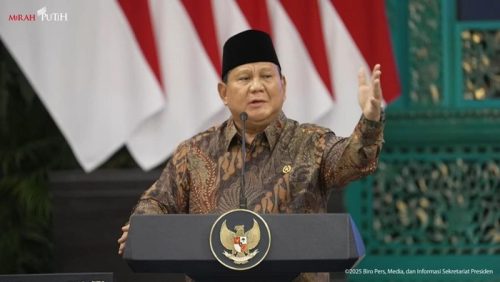 Presiden Prabowo Subianto saat memberikan arahan pada sidang kabinet paripurna di Istana Negara, Jakarta, Senin (20/10/2025).