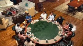 Presiden Prabowo Subianto memanggil Ketua MPR Ahmad Muzani hingga Menko Hukum, HAM, Imigrasi, dan Permasyarakatan (Imipas) Yusril Ihza Mahendra ke Hambalang. (dok. IG @sekretariat.kabinet)

Baca artikel detiknews, 