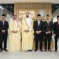 Menteri Haji dan Umrah RI Mochamad Irfan Yusuf bersama Menteri Haji dan Umrah Arab Saudi Tawfiq F. Al-Rabiah saat pertemuan resmi di Riyadh, Minggu (19/10/2025).