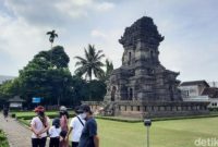 Candi Singosari yang berdiri sejak abad ke-13 menjadi ikon sejarah Kerajaan Singhasari di Malang.