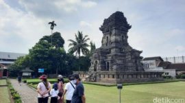 Candi Singosari yang berdiri sejak abad ke-13 menjadi ikon sejarah Kerajaan Singhasari di Malang.