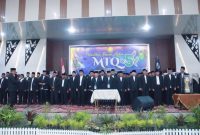 Wakil Gubernur Jambi Abdullah Sani melantik Dewan Hakim MTQ ke-54 Provinsi Jambi di Aula Utama Kantor Bupati Muaro Jambi. (Foto Humas Diskominfo)