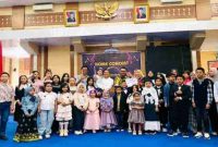 Wako Alfin foto bersama peserta Home Concert ke-2 Ansamble Music Class di Aula Kantor Walikota Sungai Penuh.