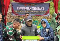 Ketua GOW Kota Sungai Penuh, Marwati Azhar Hamzah, saat menghadiri penutupan TMMD ke-126.