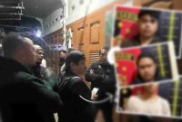 Petugas Polres Kerinci saat menangkap tiga pelaku pengeroyokan di Tanjung Pauh Hilir.