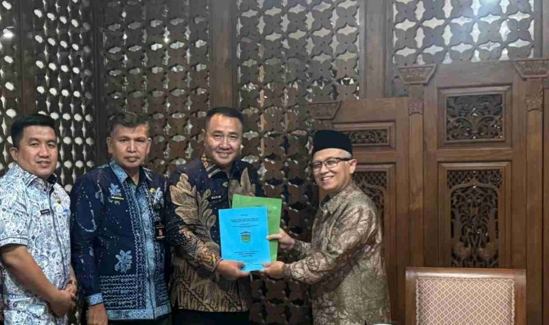 Walikota Kota Sungai Penuh Alfin, SH bersama  Kemendikdasmen dan jajaran Dinas Pendidikan