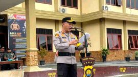 Kapolres Kerinci, AKBP Arya Tesa Brahmana, S.I.K., memimpin Apel Gelar Pasukan Operasi Zebra Siginjai 2025 di halaman Mapolres Kerinci, pada 17 November 2025.