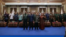 Wawako Azhar Hamzah saat menghadiri rapat teknis pemerintah daerah.(Foto Humas Pemkot)