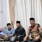 Wako Alfin bersama pendamping kafilah di pemondokan MTQ.