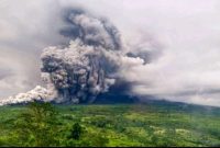 Ilustrasi. Gunung Semeru diembuskan secepatnya setinggi 1 KM. (Dok.PVMBG)