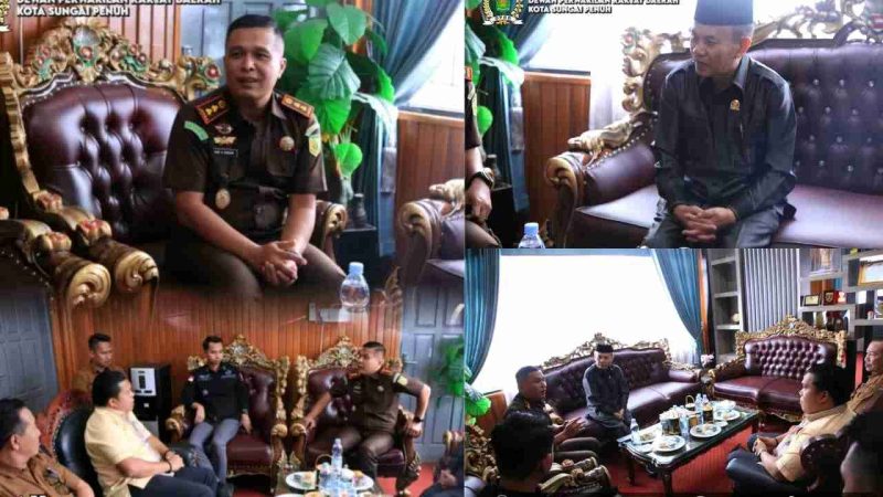 Pimpinan DPRD Kota Sungai Penuh menerima silaturahmi Kepala Kejaksaan Negeri Sungai Penuh di ruang Ketua DPRD, 25 November 2025.