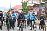Walikota Sungai Penuh bersama peserta Juara Bike Adventure memulai gowes perdana dalam rangka memeriahkan HUT ke-17 Kota Sungai Penuh.