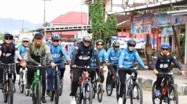Walikota Sungai Penuh bersama peserta Juara Bike Adventure memulai gowes perdana dalam rangka memeriahkan HUT ke-17 Kota Sungai Penuh.