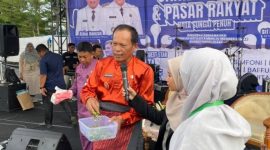 Wawako Azhar menghadiri Bincang Sore bersama Bank Sampah Sahabat Alam di Sungai Penuh. 