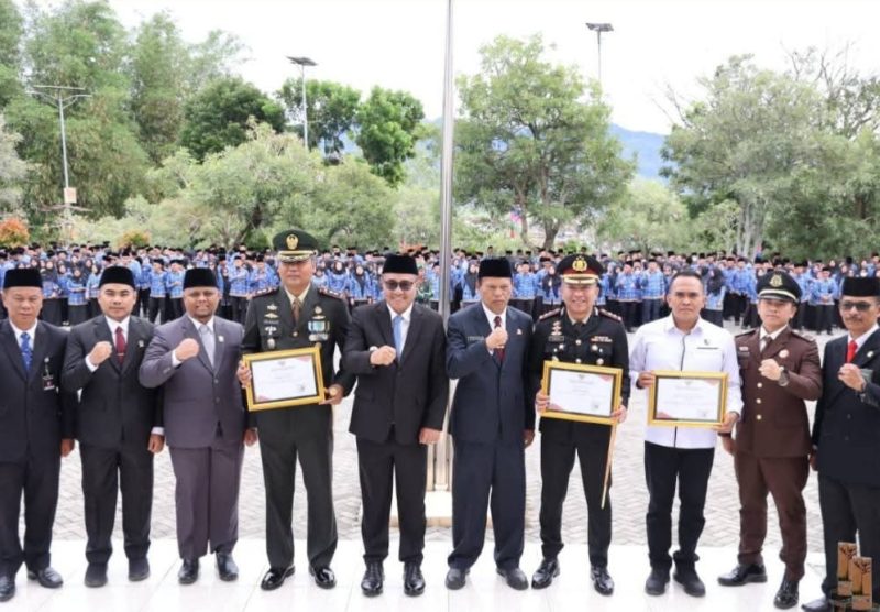 Wali Kota Alfin bersama Forkompinda usai upacara Hari Pahlawan ke-80 di Lapangan Kantor Wali Kota Sungai Penuh.