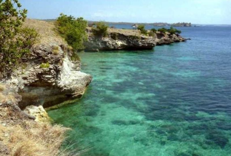 Pantai Tanjung Ringgit di Kecamatan Jerowaru, Lombok Timur. (Foto: wikipedia.com)