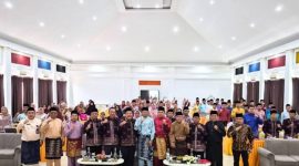 Wakil Walikota Sungai Penuh, Azhar Hamzah, membuka secara resmi Seminar Buku Muatan Lokal Budaya Daerah di Grand Hotel Kerinci, Selasa (11/11/2025).