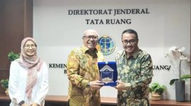 Wako Alfin bertemu Dirjen Tata Ruang ATR/BPN, Suyus Widiyana, membahas usulan PKW untuk Kota Sungai Penuh.