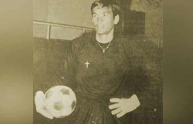 Ronny Pasla, kiper legendaris Timnas Indonesia, meninggal dunia pada usia 79 tahun ( Foto: GNFI)