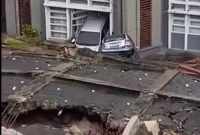 Kondisi gedung kampus UIN yang terdampak longsor.( Foto tangkapan layar)