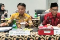 Sekda Kota Sungai Penuh, Alpian, menghadiri RUPS-LB Bank Jambi yang digelar di Gedung Mahligai.