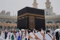 Menteri Haji dan Umrah Mochammad Irfan Yusuf (Gus Yusuf) menjelaskan jadwal keberangkatan dan pemulangan jemaah haji 2026 di Gedung DPR, Jakarta, Rabu (5/11/2025).