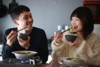 Warga Jepang menerapkan filosofi hara hachi bu dengan makan perlahan dan berhenti sebelum kenyang penuh untuk menjaga kesehatan dan umur panjang.
