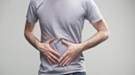 Ilustrasi pemeriksaan pasien dengan sumbatan usus atau ileus obstruktif.