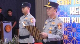 Kadivhumas Polri Irjen Sandi Nugroho memimpin acara Serah Terima Jabatan Karo Multimedia serta pengantar purnabakti sejumlah personel Divhumas Polri di Jakarta, Kamis (6/11/2025).