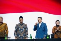 Kepala BPS Amalia Adininggar Widyasanti memaparkan data jumlah penduduk Indonesia 2025 dalam Rakornas Kemensos dan BPS di Jakarta Selatan, Kamis (13/11/2025).