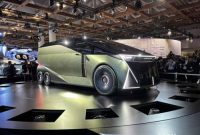 President Lexus International Takashi Watanabe saat memaparkan arah pengembangan teknologi elektrifikasi Lexus di sela acara global Lexus.
