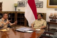 Presiden Prabowo Subianto bertemu Wakil Ketua DPR Sufmi Dasco Ahmad di Istana Merdeka untuk membahas program strategis nasional.