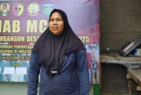 Anggota TNI Kodim 0417/Kerinci menyerahkan fasilitas MCK gratis kepada warga Desa Sungai Jernih dalam program TMMD ke-126.