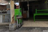 Thirthania Laura Damayanthie menjelaskan bahwa semua bahan bakso di Bakso Remaja Gading Solo halal dan berbahan sapi.