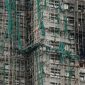 Kebakaran apartemen di kompleks Wong Fuk Court, Hong Kong. (AFP/PETER PARKS)


