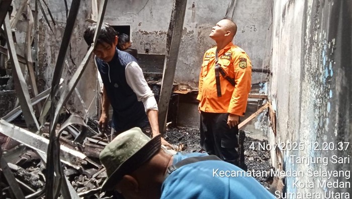 Foto: Kondisi rumah Hakim Khamazaro yang terbakar (Dok. DPKP Medan)