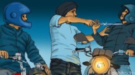 Ilustrasi pembegalan terhadap tukang ojek pangkalan oleh pelaku yang menyerang dari belakang menggunakan senjata tajam.