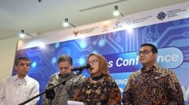 Menteri PAN-RB Rini Widyantini menjelaskan kebijakan pengaturan kerja fleksibel ASN periode 29–31 Desember 2025 di Jakarta.