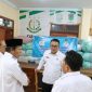Walikota Sungai Penuh, Alfin, bersama Wakil Walikota Azhar Hamzah meninjau lokasi pengumpulan bantuan untuk korban bencana banjir dan longsor di Sumatera.