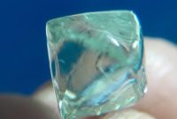 Potret berlian berkualitas permata seberat 15,34 karat yang ditemukan dua bersaudara di kota Panna, India. (via BBC)

