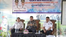 Bupati Kerinci Monadi memberikan sambutan di Gathering Media 2025.